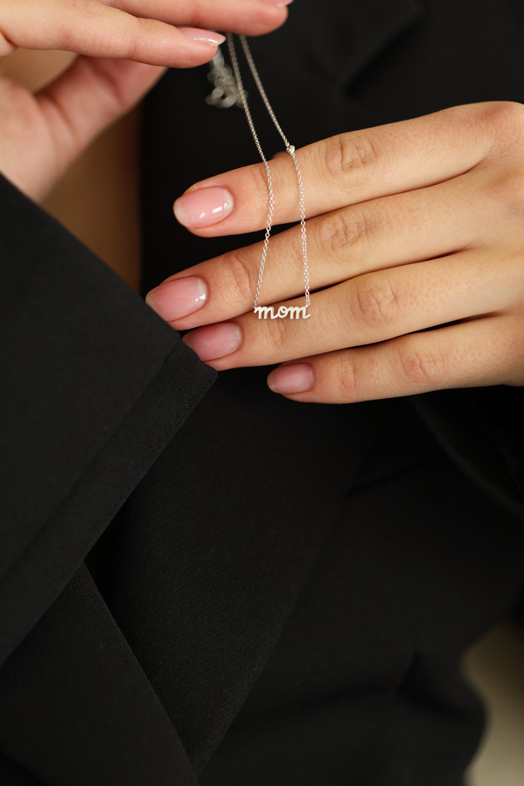 Ланцюжок Mom