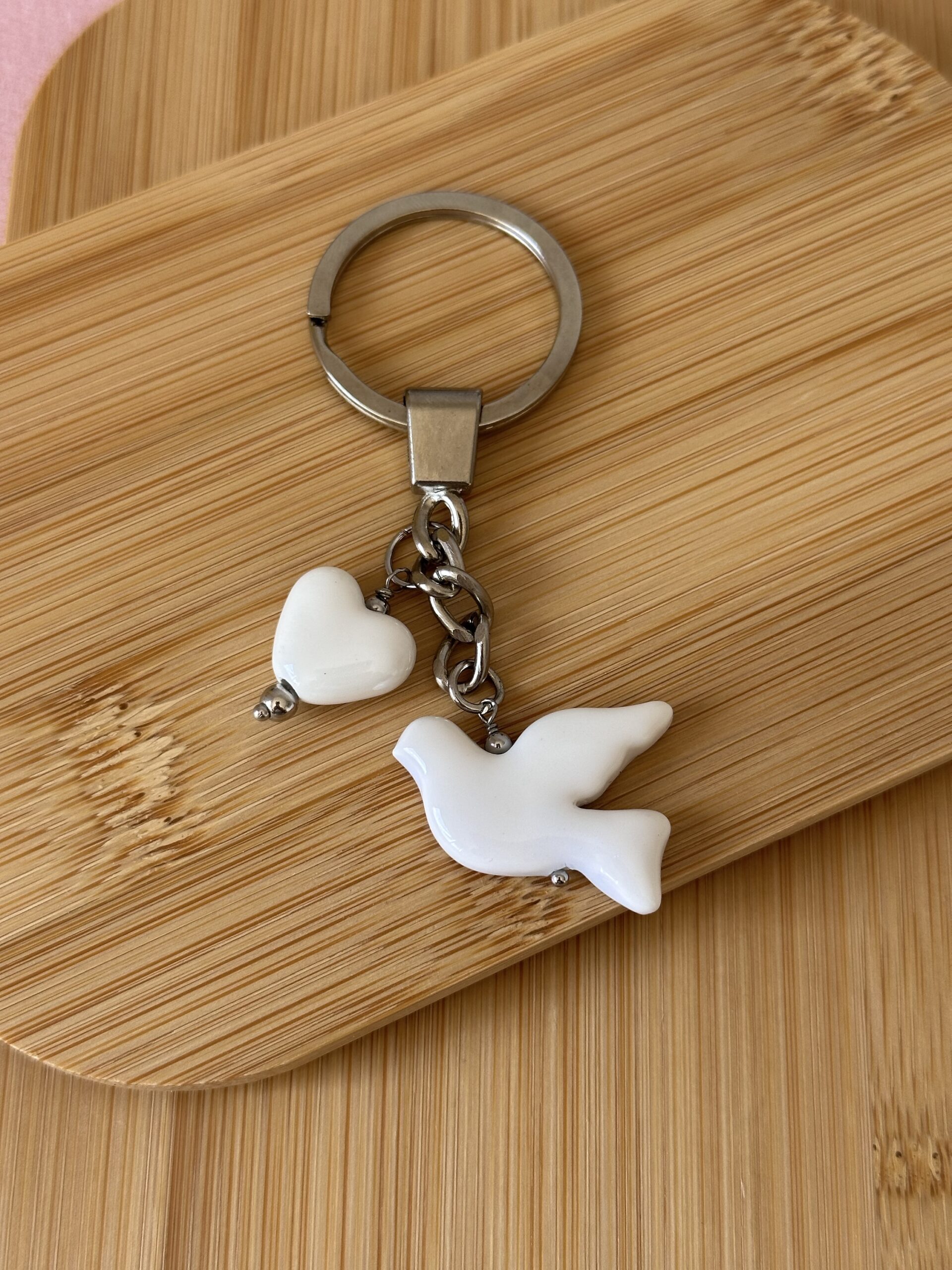 Брелок Голубка с керамічним серцем - Зображення 3