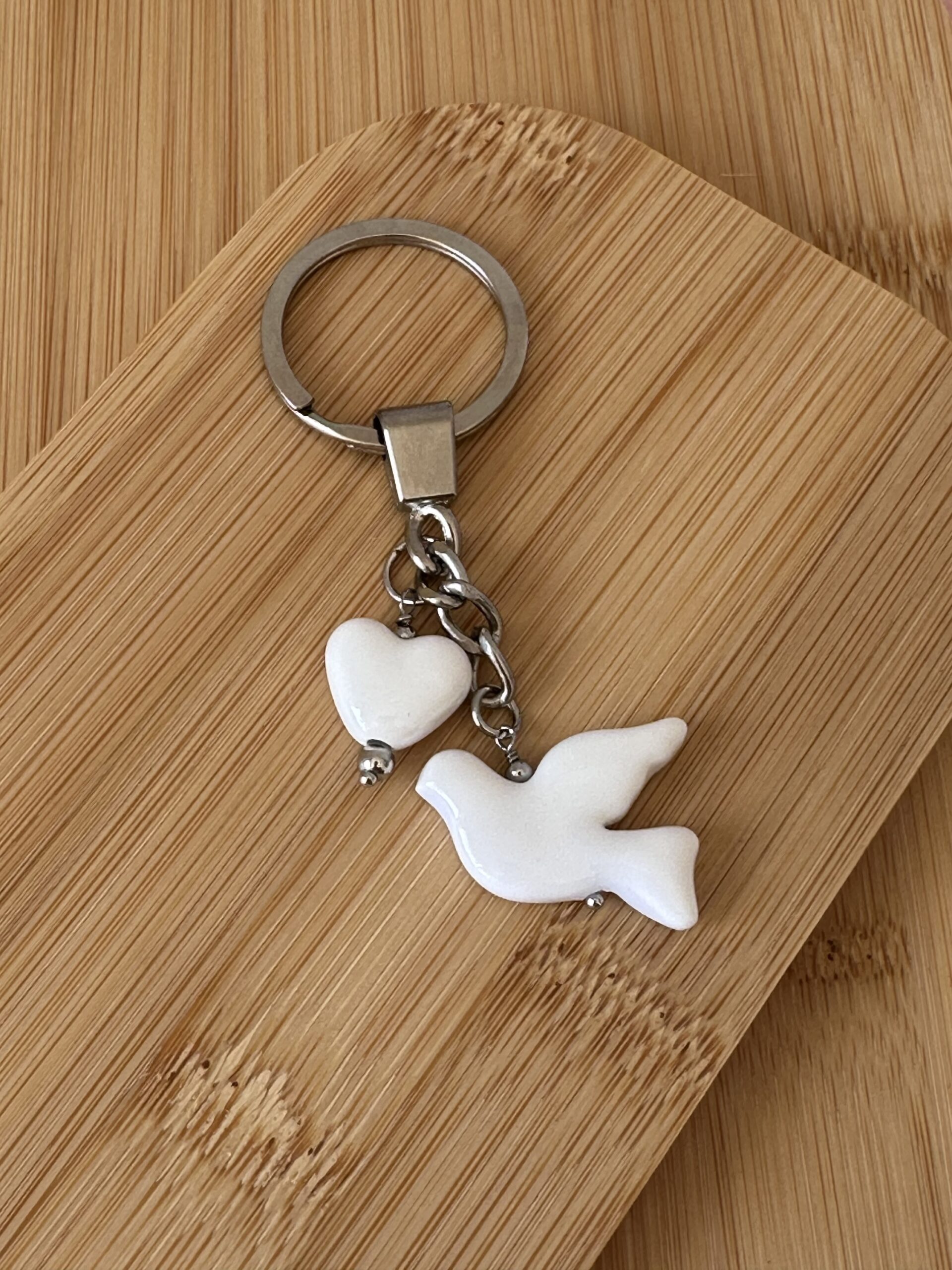 Брелок Голубка с керамічним серцем - Зображення 6