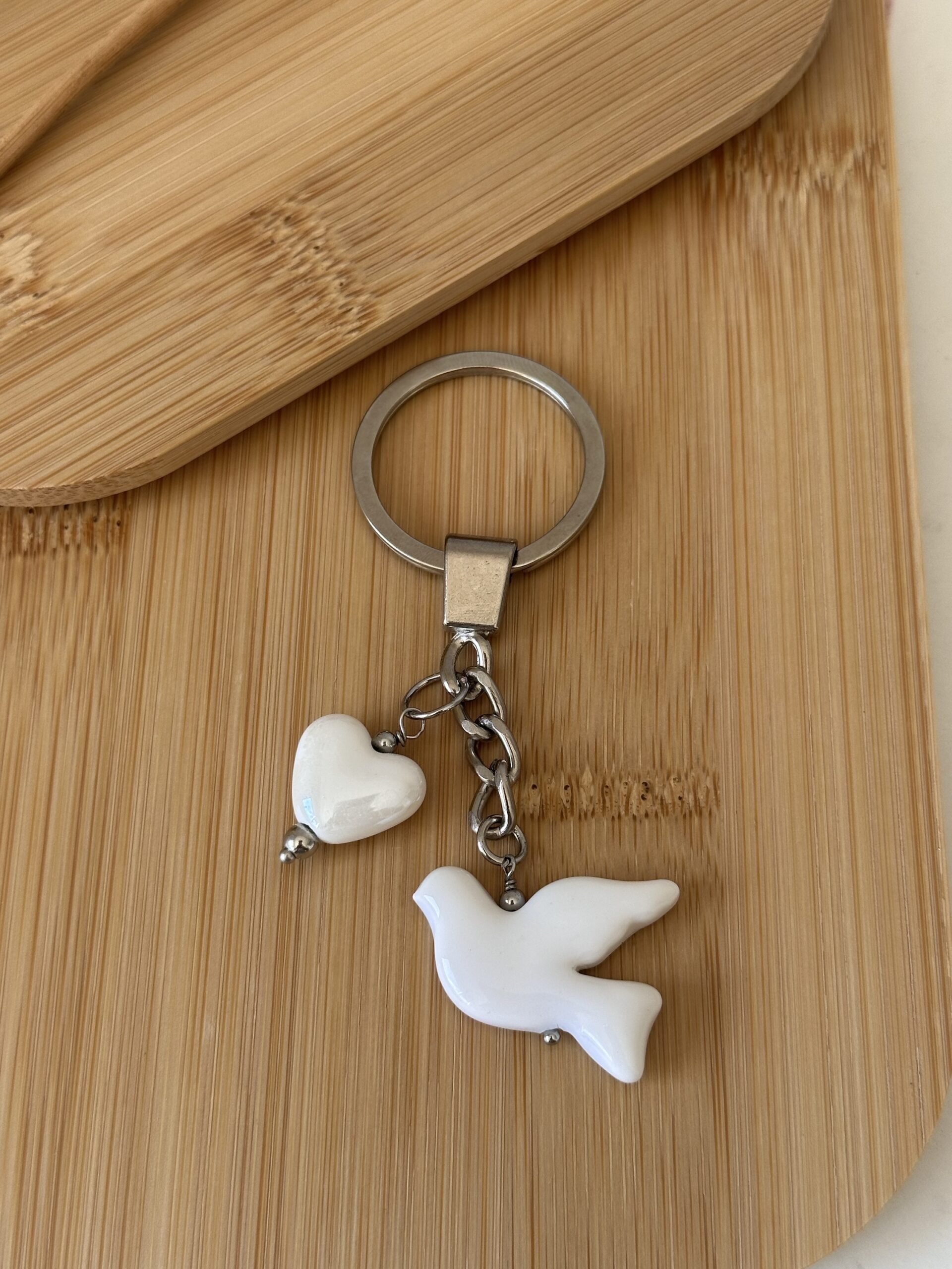 Брелок Голубка с керамічним серцем - Зображення 5