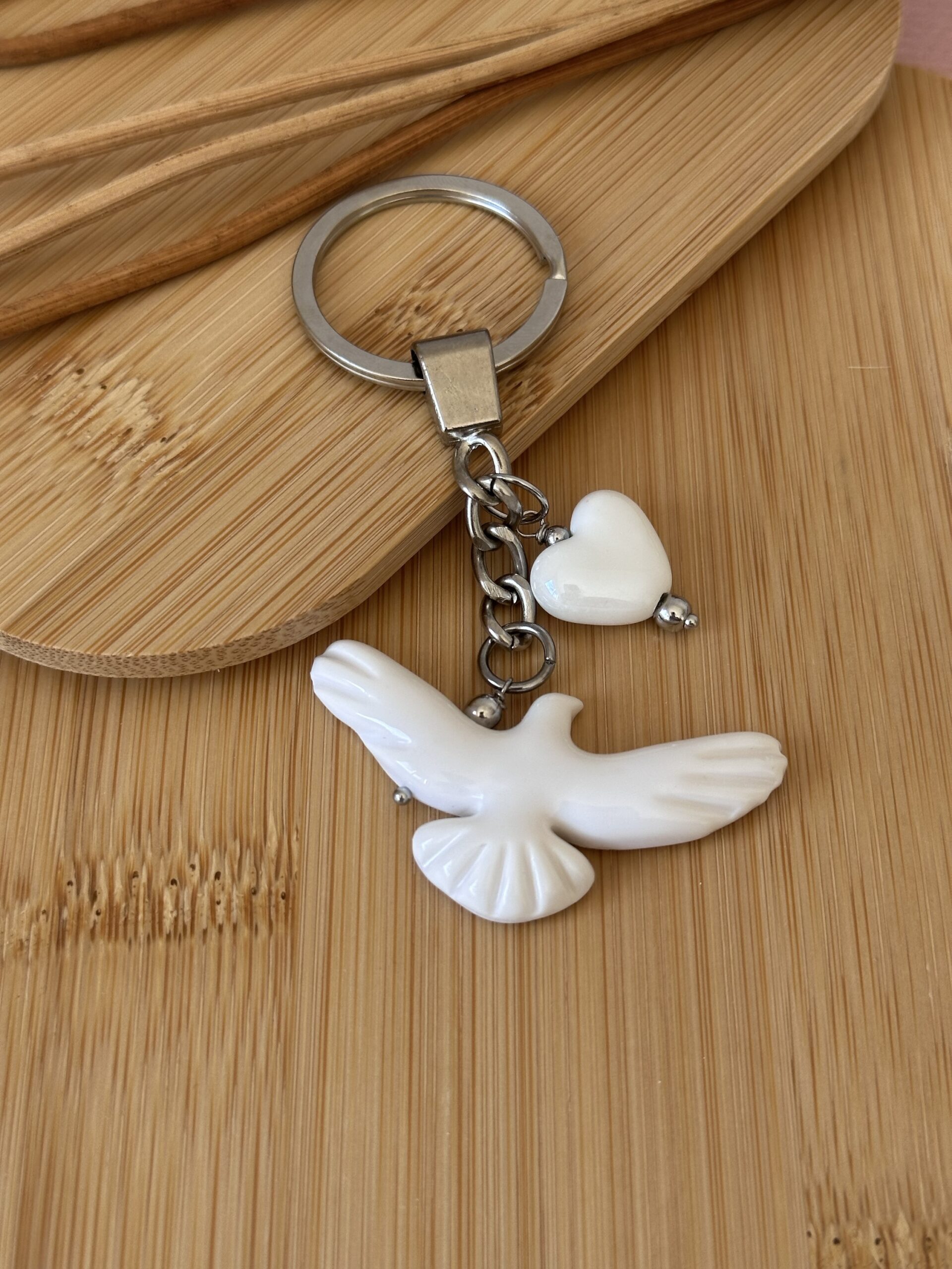 Брелок Горлиця з керамічним серцем - Зображення 4