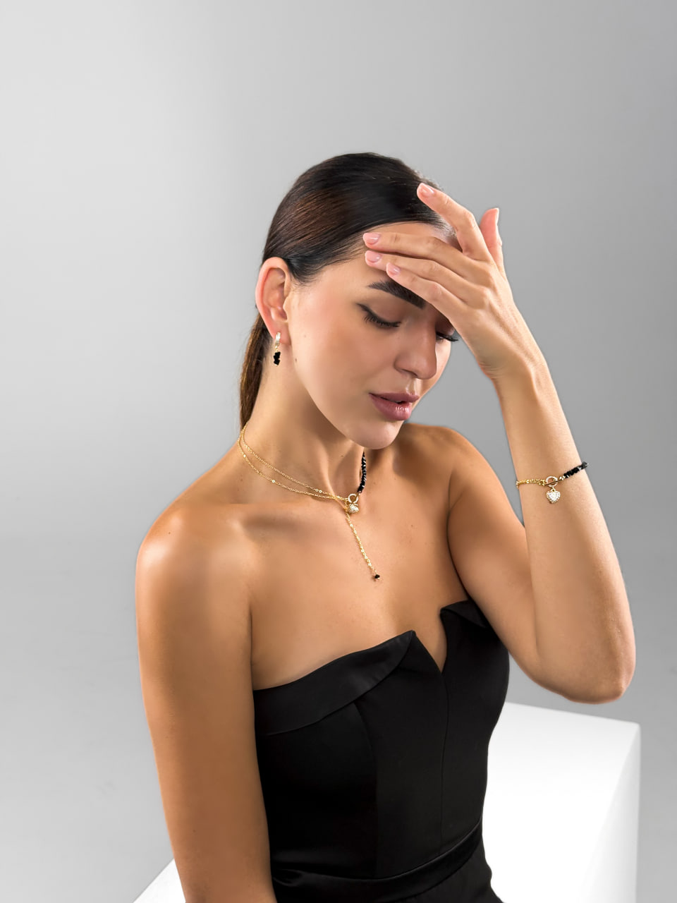 Браслет Linda з чорного кришталю (золотий колір) - Зображення 6